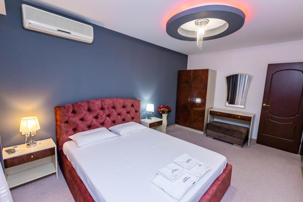 Komitite Complex 3*