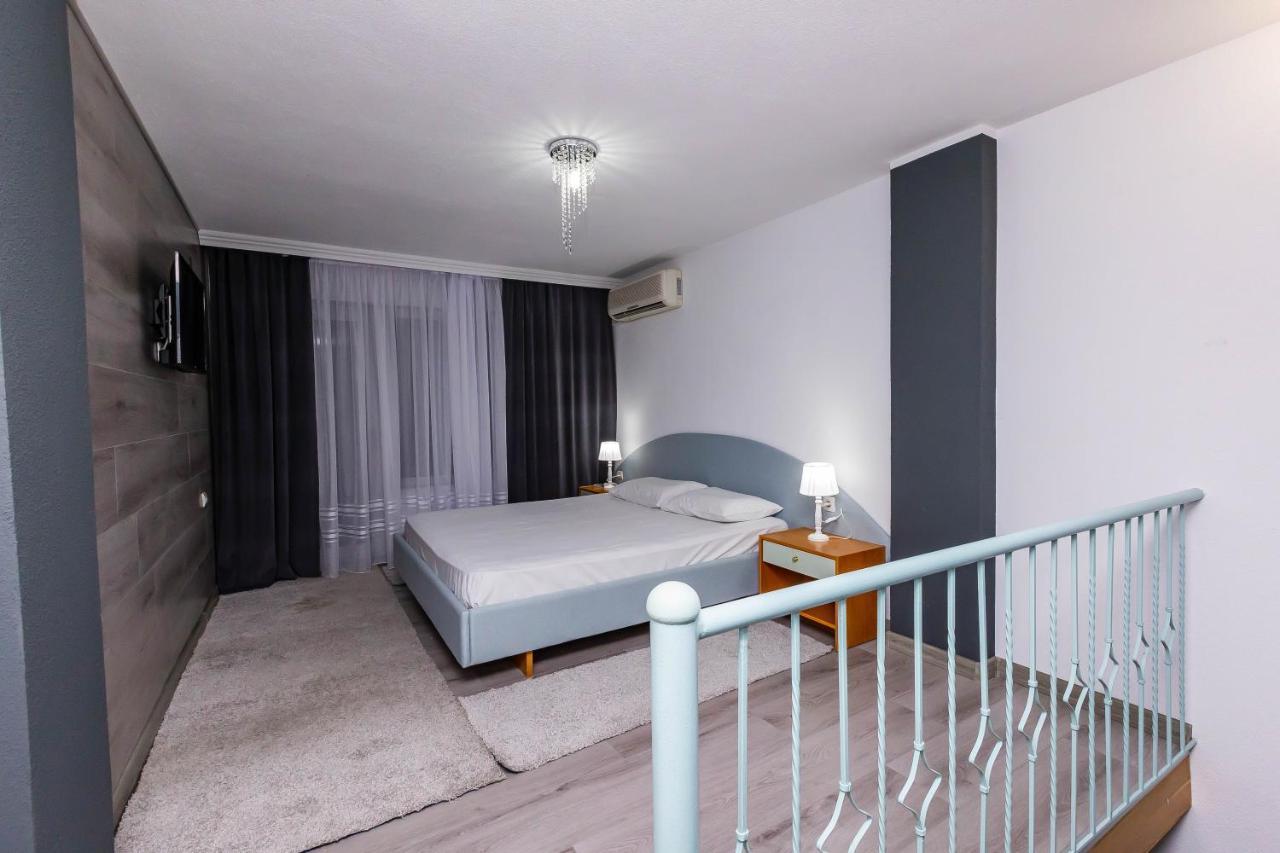 Komitite Complex 3*